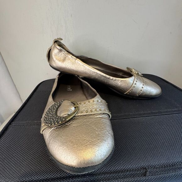 Bernardo Gold Metallic Leather Studded Ballet Flats 8.5M – Chic & Unique - Picture 3 of 10